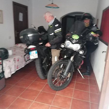 Affitta Camere Casa Delle Rose Villanova Monteleone Esterno foto