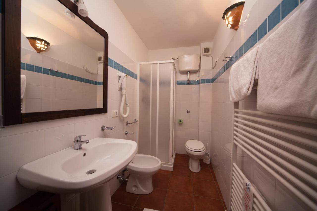 Affitta Camere Casa Delle Rose Villanova Monteleone Esterno foto
