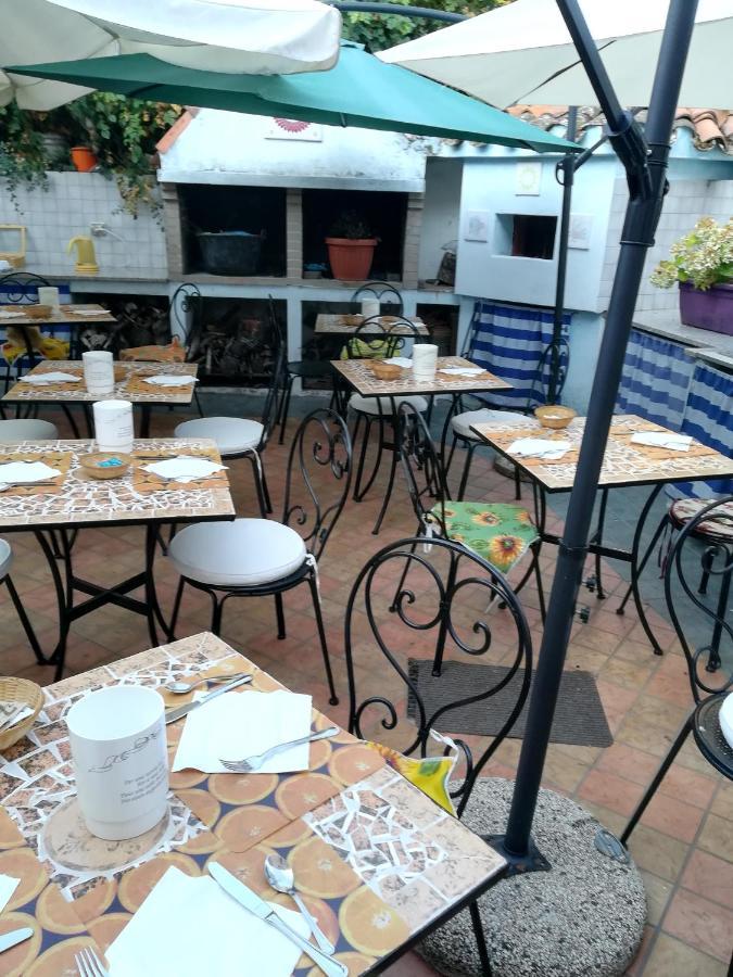 Affitta Camere Casa Delle Rose Villanova Monteleone Esterno foto