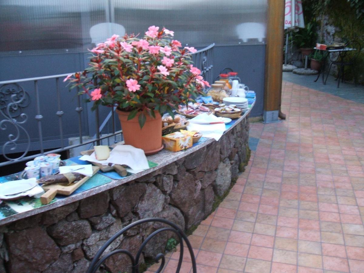 Affitta Camere Casa Delle Rose Villanova Monteleone Esterno foto