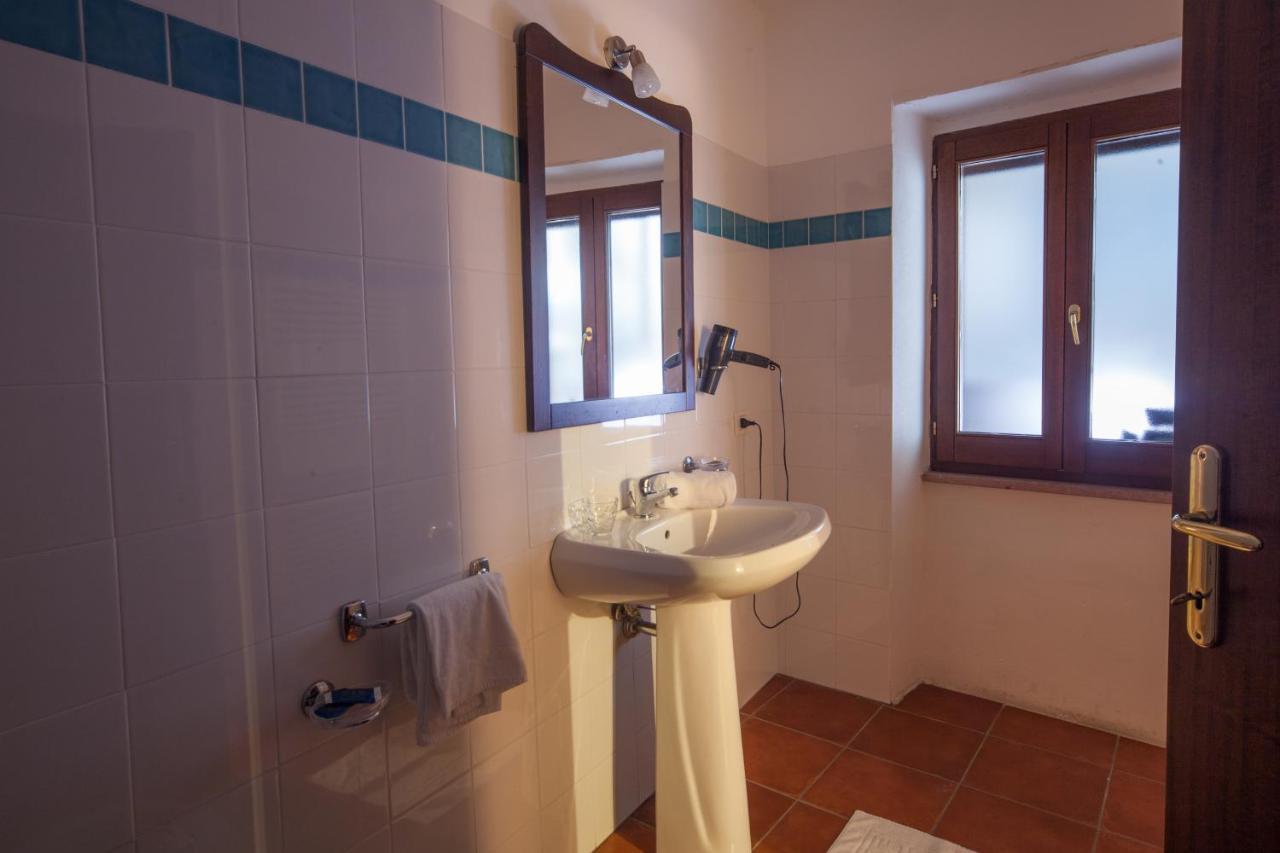 Affitta Camere Casa Delle Rose Villanova Monteleone Esterno foto