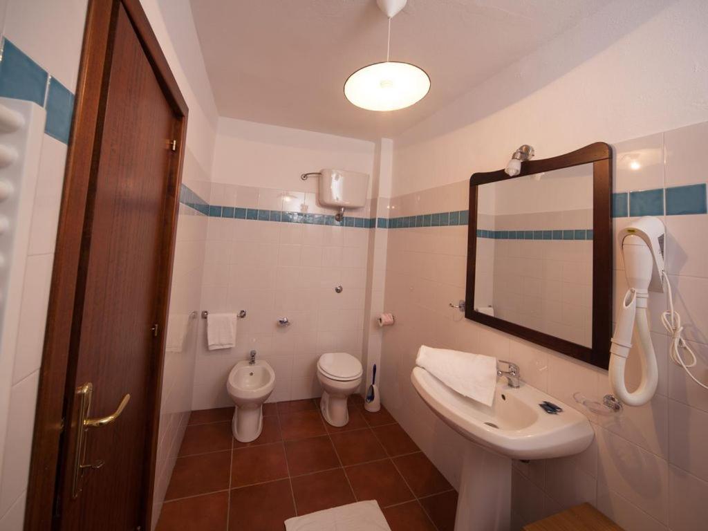 Affitta Camere Casa Delle Rose Villanova Monteleone Esterno foto